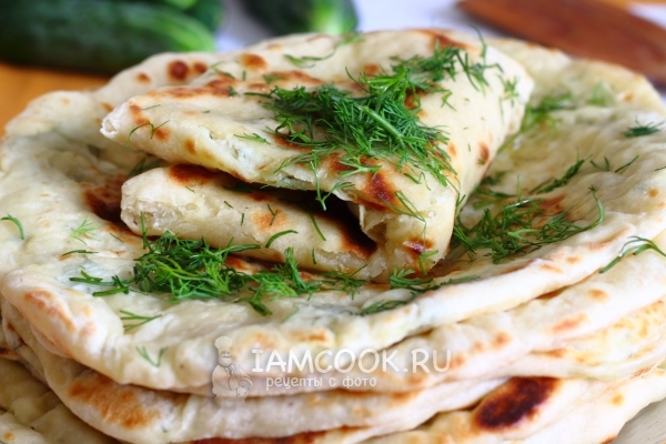 Лепёшки на кефире с начинкой на сковороде