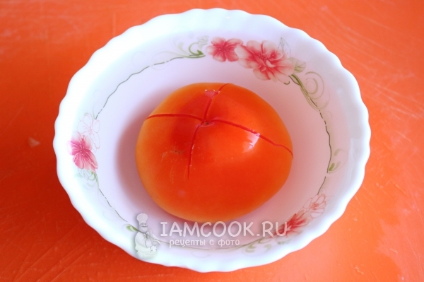 Сделать на помидоре надрезы