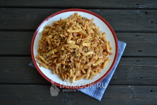 Выложить чак-чак горкой