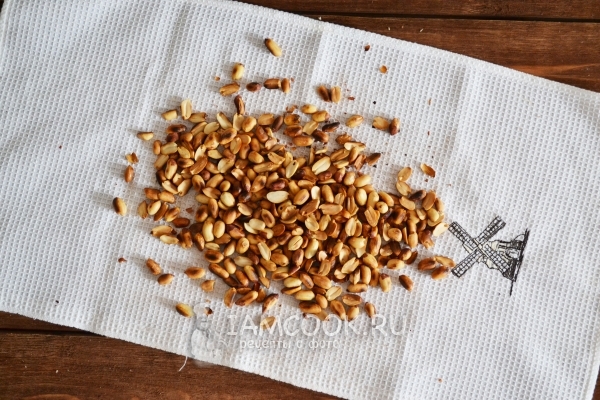 Почистить орехи от шелухи