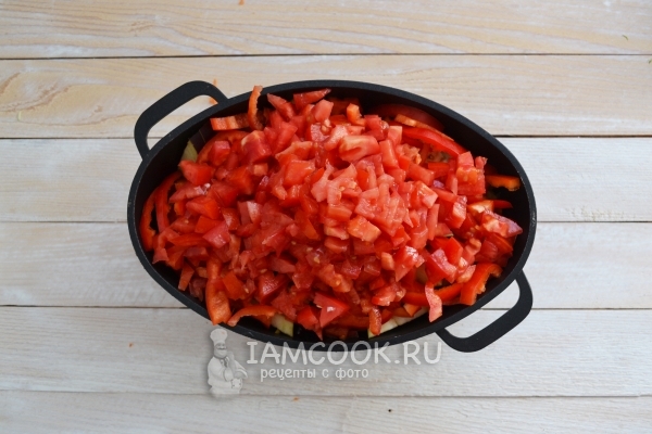 Положить помидоры