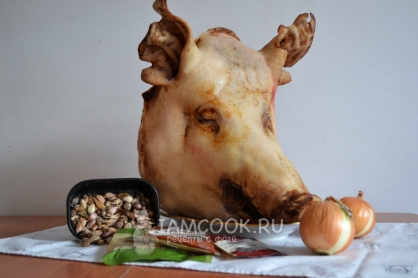 Ингредиенты для сальтисона из свиной головы