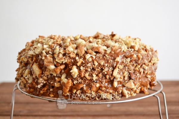 Готовый торт «Медовик» из жидкого теста