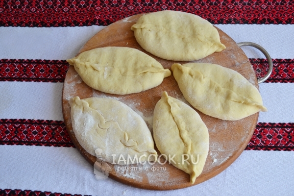 Слепить пирожки
