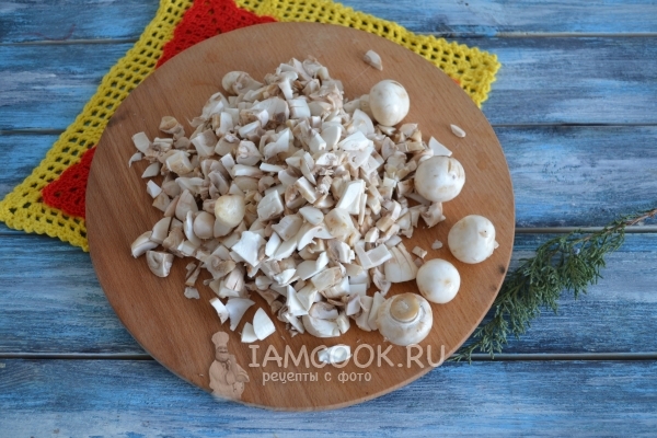 Порезать грибы