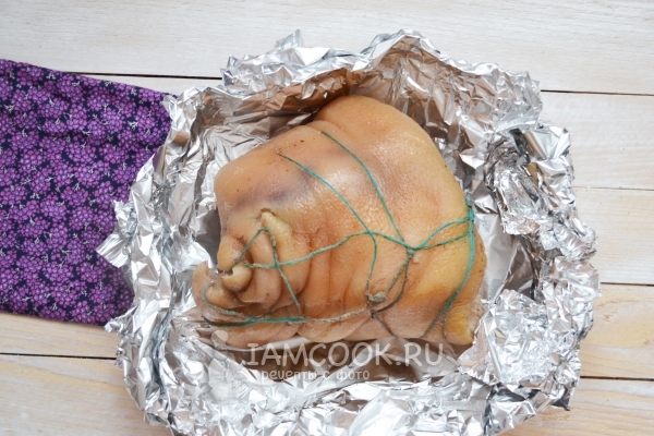 Рулька в фольге