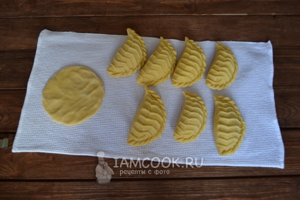 Раскатать тесто в круг