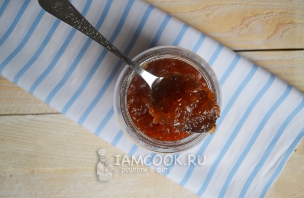 Положить джем в банку