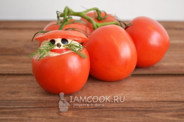 Украсить помидор