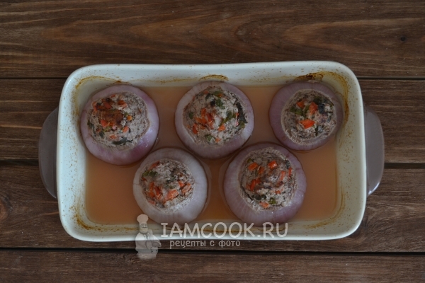 Запечь фаршированный лук