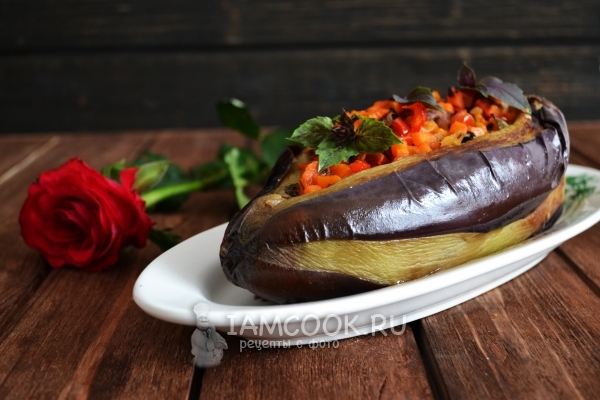 Готовые баклажаны с бараниной в духовке