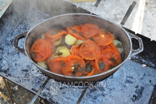 Потушить мясо с овощами