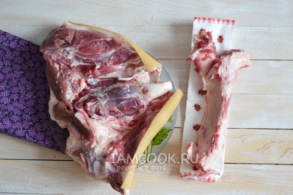 Вырезали из рульки кость