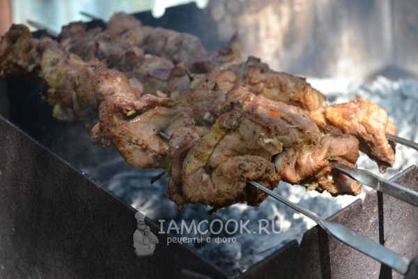Приготовить шашлык на мангале