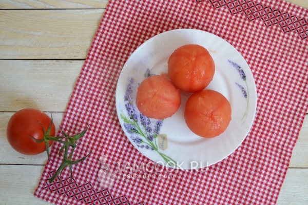 Снять с помидоров кожицу