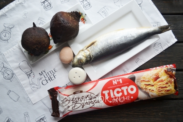 Ингредиенты для волованов со свеклой и сельдью