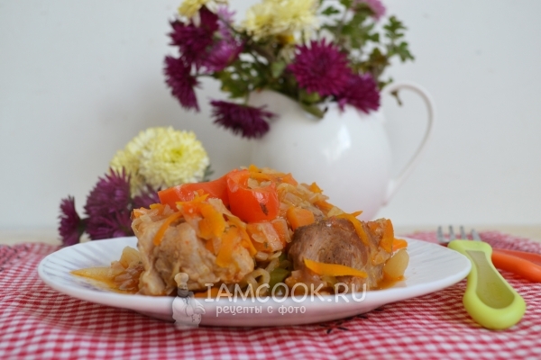 Готовое овощное рагу с мясом в мультиварке