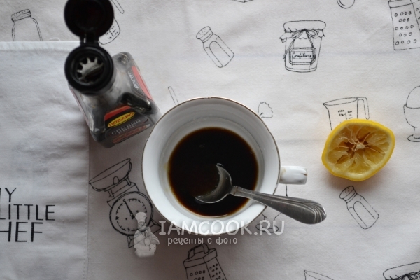 Соединить соевый соус, мед и сок лимона