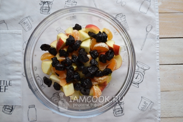 Соединить фрукты и чернослив