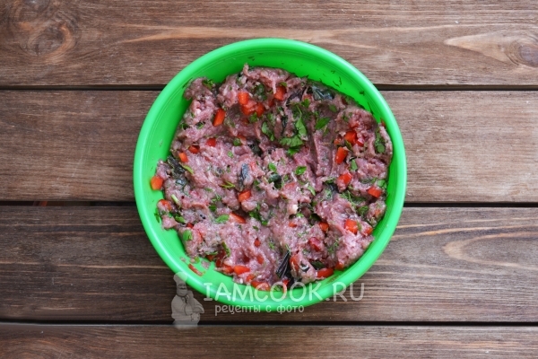 Размешать фарш