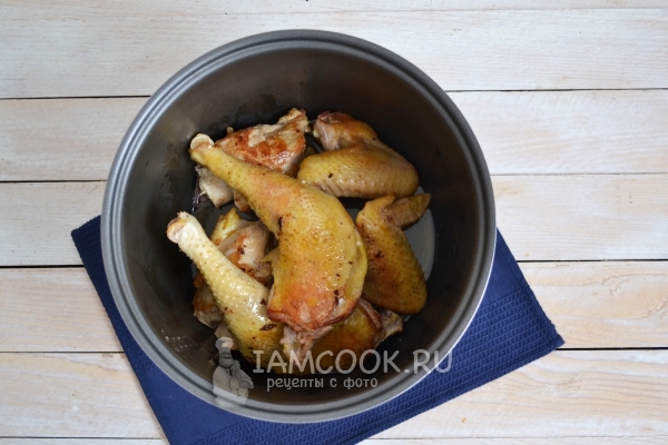 Обжарить курицу