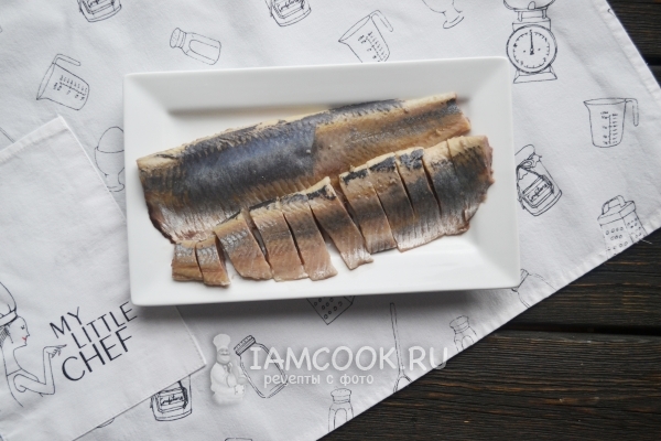Порезать филе сельди