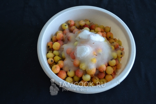 Добавить воду, сахар и лимонную кислоту