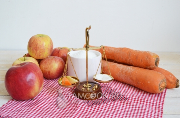 Ингредиенты для яблочно-морковного пюре на зиму
