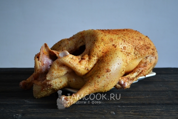 Натереть гуся приготовленной смесью