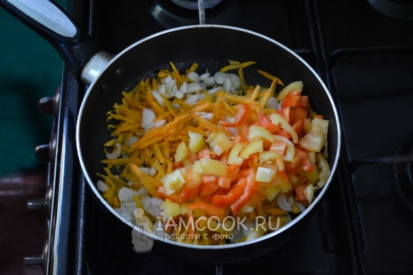 Обжарить овощи