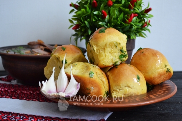 Фото пампушек с чесноком к борщу