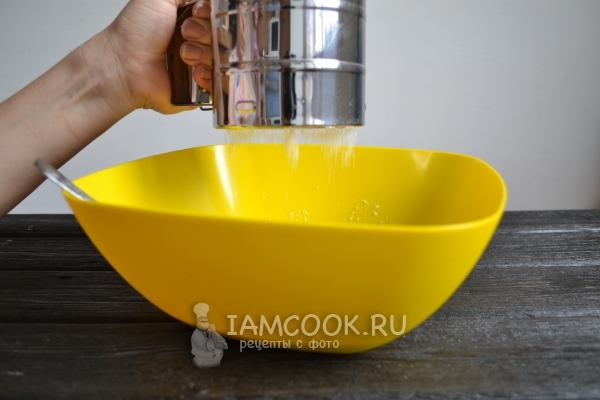 Просеять муку