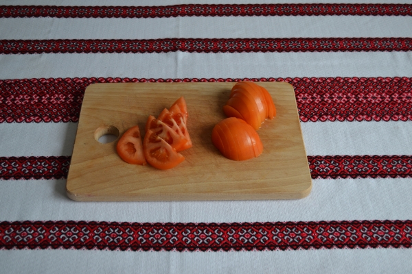 Порезать помидоры