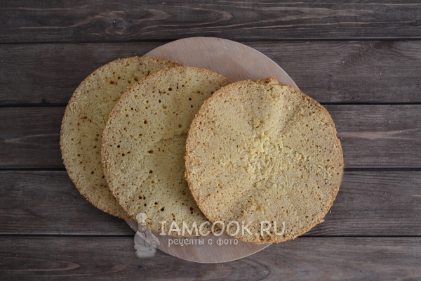 Разрезать большой корж на несколько частей