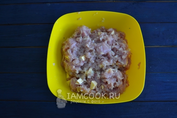 Размешать фарш