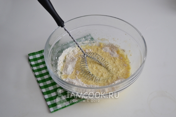 Всыпать муку