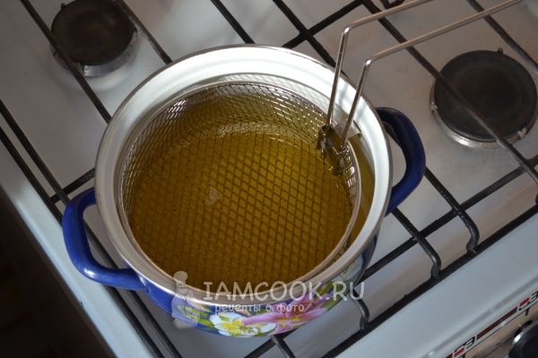 Нагреть масло