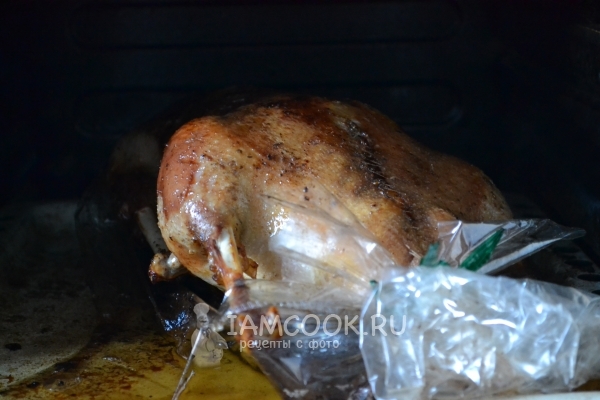Запечь гуся в рукаве