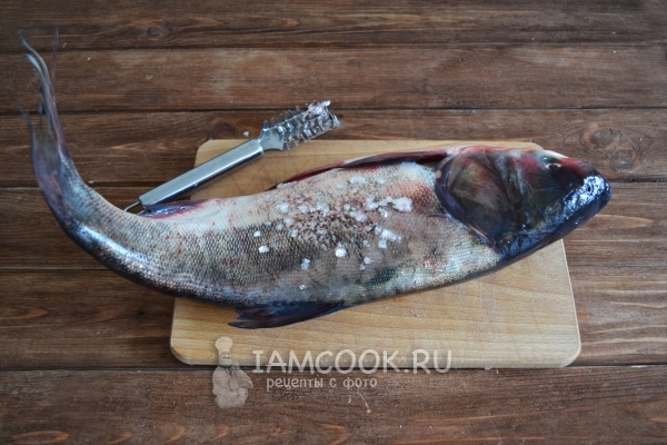 Почистить рыбу