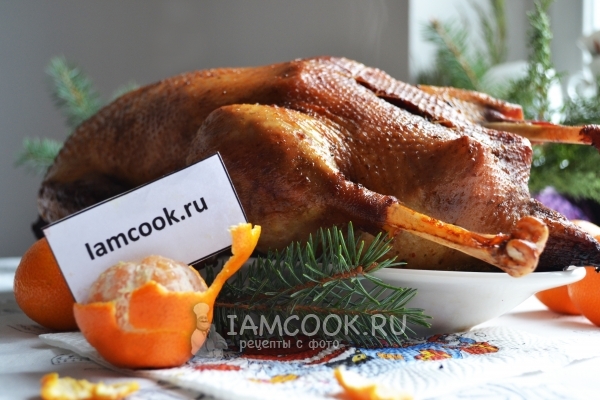 Фото рождественского гуся с яблоками