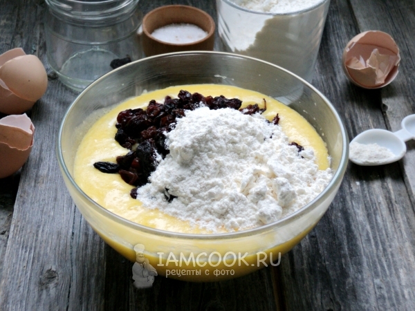 Всыпать муку