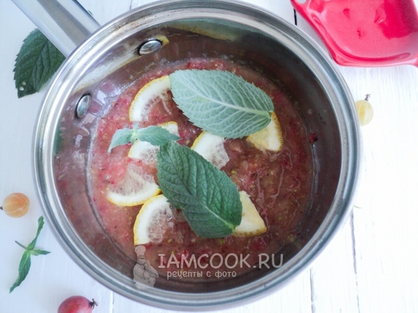 Положить листики мяты