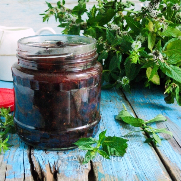 Рецепт черной смородины в собственном соку на зиму