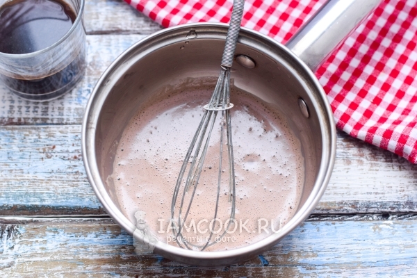 Нагреть и взбить кофейную жидкость