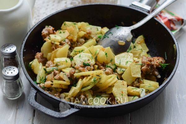 Рецепт жареной картошки с фаршем на сковороде