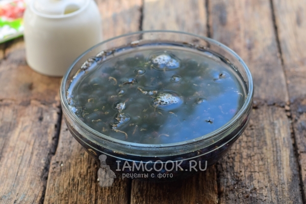 Помыть ягоды