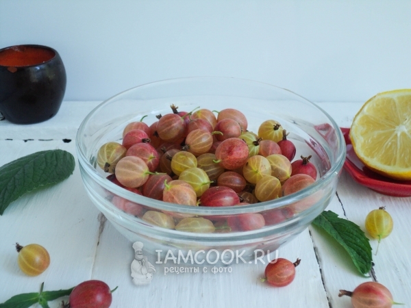 Помыть ягоды крыжовника