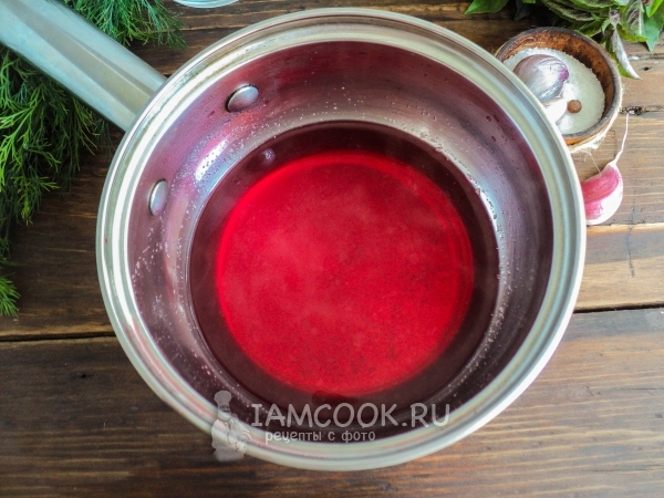 Достать алычу из воды