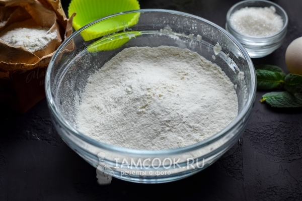 Просеять муку