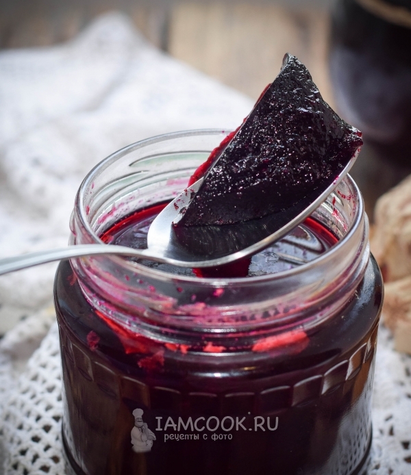 Фото желе-пятиминутки из черной смородины на зиму